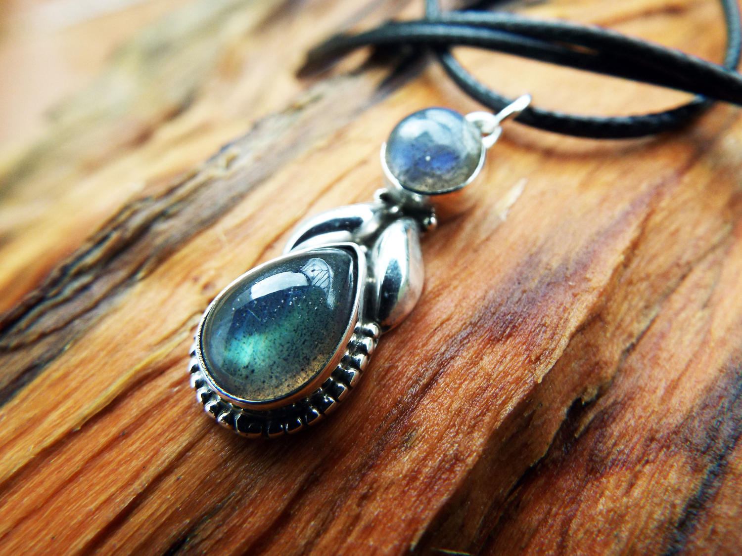 Why Labradorite Jewelry Deserves a Spot in Your Healing Crystal Collection